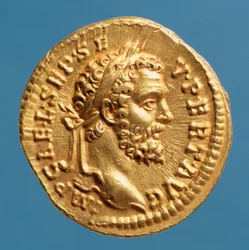 Aureus (anverso) de Septímio Severo (193-211) usando uma coroa de louros. (ouro) Inscrição: IMP CAE L SEP SEV PERT AVG